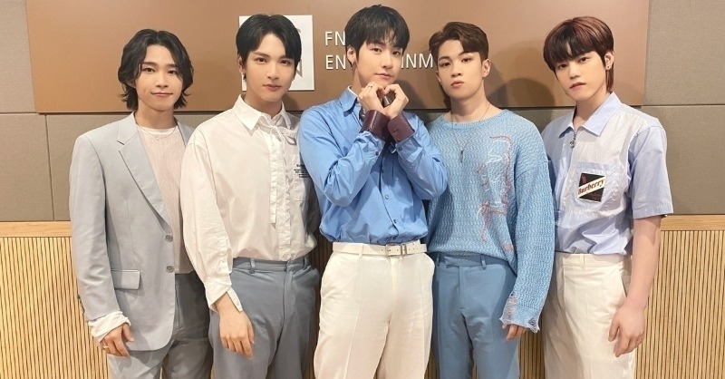 Kstyle_news's tweet photo. 「N.Flying 完全体でWカムバック！ついに新曲発売SP」（2021年6月配信）はLINE LIVEのサービス終了に伴い、KstyleのYouTubeにアーカイブ移行いたしました！

ぜひ何度でもお楽しみください😘

📺https://t.co/BJ8596Vkei

#NFlying #엔플라잉