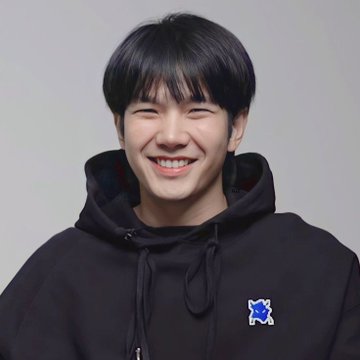 bibbiuprotector's tweet photo. "He hide his pain under smile"           "He will come back stronger erasing his pain"

#BUILDINBLACK https://t.co/XqbjWEujkQ