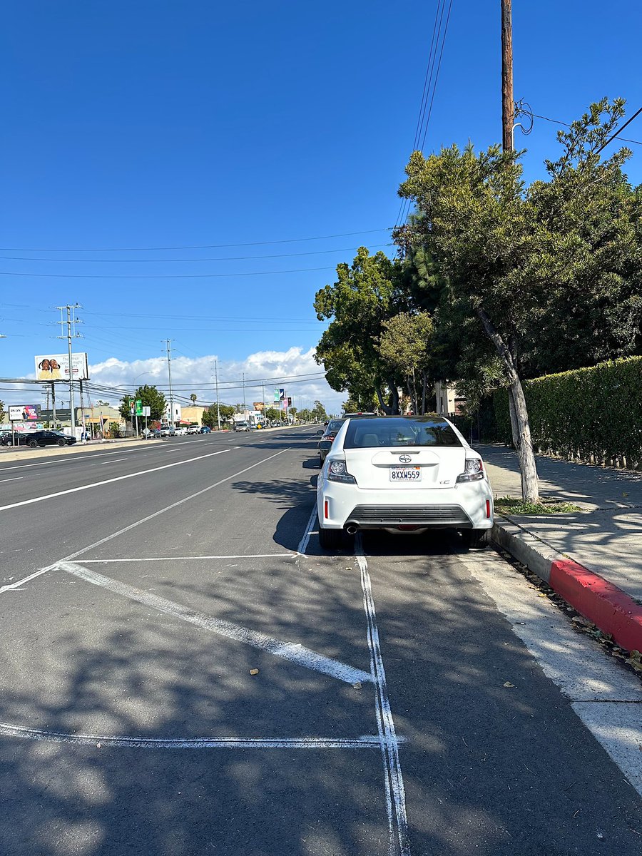 clintfisher's tweet photo. Ok if I’m in the bike lane then this car shouldn’t be here https://t.co/LcUO2rD6bh