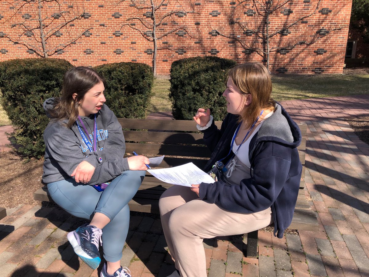 KCapLiteracy's tweet photo. My #ETownLiteracyMethods students and I enjoyed the @EtownCollege sunshine this afternoon! https://t.co/8Bps2jSghR