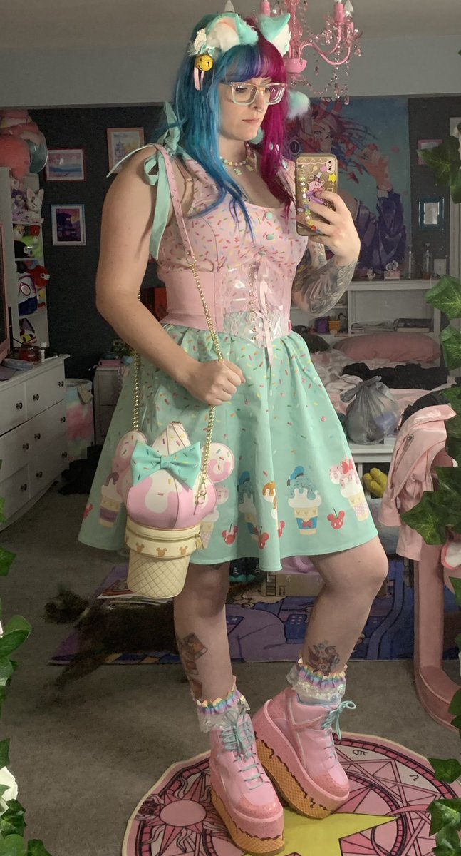 BreeLime's tweet photo. I was feeling cute 💕 https://t.co/CmCxU7vcWn