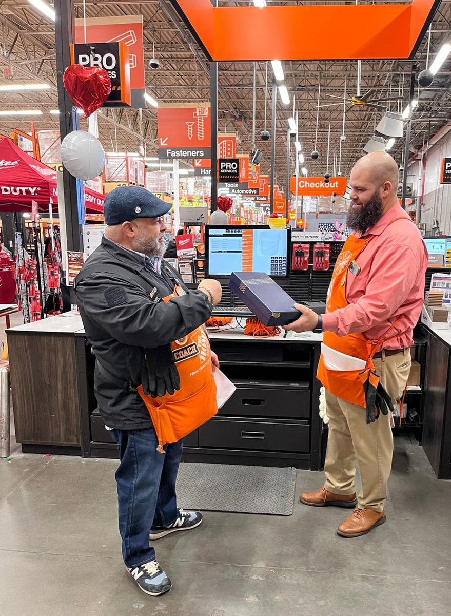 🌺1220🌺ASDS (@1220asds) on Twitter photo Happy 25th anniversary to Brian from D30. We appreciate your commitment to the company and our customers. Congratulations on such a huge milestone 👏!! <a href="/edwinRi74176408/">edwin Rivera</a> <a href="/joseph_bazile/">Joseph Bazile,Co-SM</a> Happy 25th anniversary to Brian from D30. We appreciate your commitment to the company and our customers. Congratulations on such a huge milestone 👏!! <a href="/edwinRi74176408/">edwin Rivera</a> <a href="/joseph_bazile/">Joseph Bazile,Co-SM</a>
