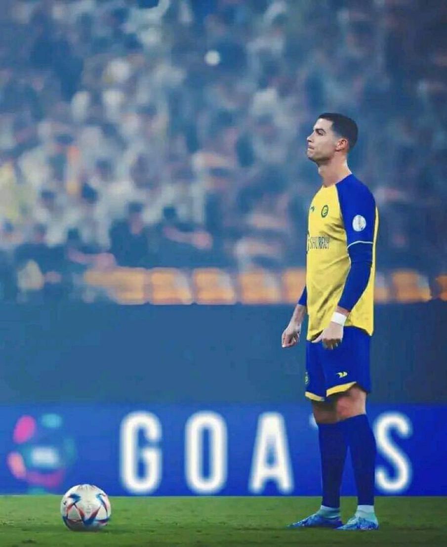 TeamCRonaldo's tweet photo. Cristiano Ronaldo plays tomorrow against Al-Taawoun.⏳🐐 https://t.co/47CVmg2pJY