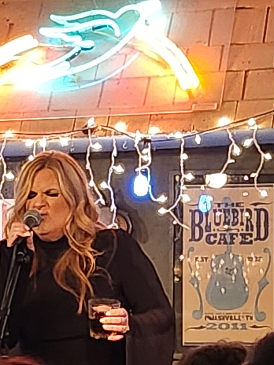 stephenhjones's tweet photo. @trishayearwood in an intimate setting at the famous  @BluebirdCafeTN 🤯 Fortunate to get these tix!!

Soulful badass that's still the best in the biz 😍 https://t.co/0I4YajmJXa