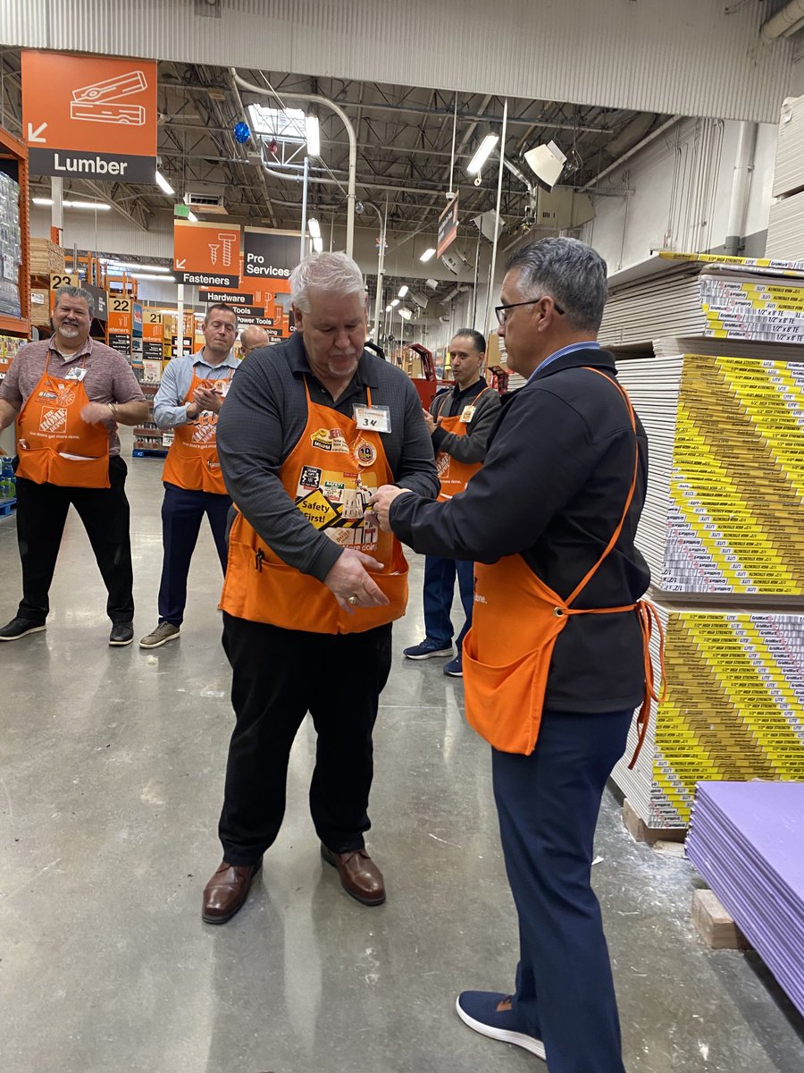 MAPM Jerry being recognized with RVP badge for his great safety and AP performance- appreciate you and ur team!!