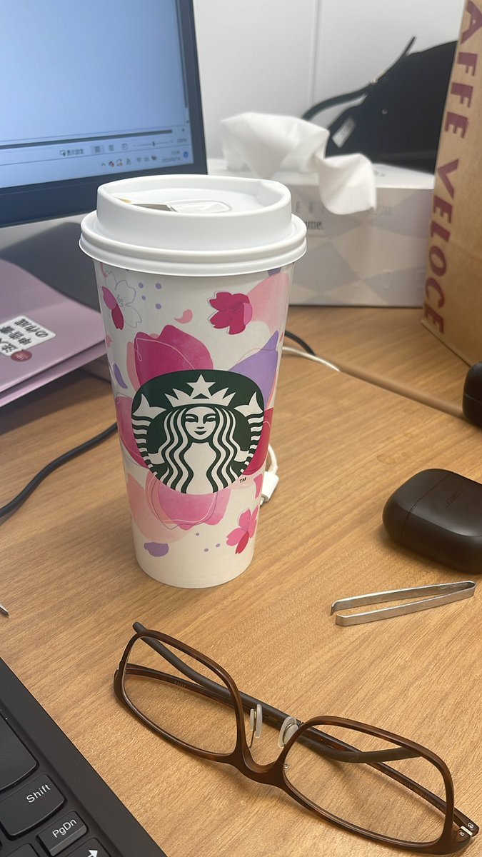 dkktcpa's tweet photo. もうすぐ春ですね。
桜の季節が訪れます。
皆さん好きですか？
私は好きではありません。
花粉症だから。 https://t.co/4GoHxN7bfY