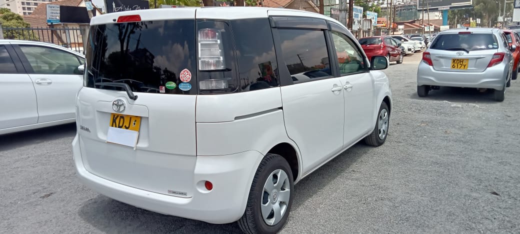 SashcomM's tweet photo. 2015 Toyota Sienta | 1500cc Petrol Automatic | 7 Seater  | Steering Control | Reverse Camera | Very Clean  ✅ Price 1.48M Bank Finance Arranged Trade In Accepted
Call What's app  0782 392081 
Website Link ; https://t.co/LCfl1SlOd1 https://t.co/9cAj91StLJ