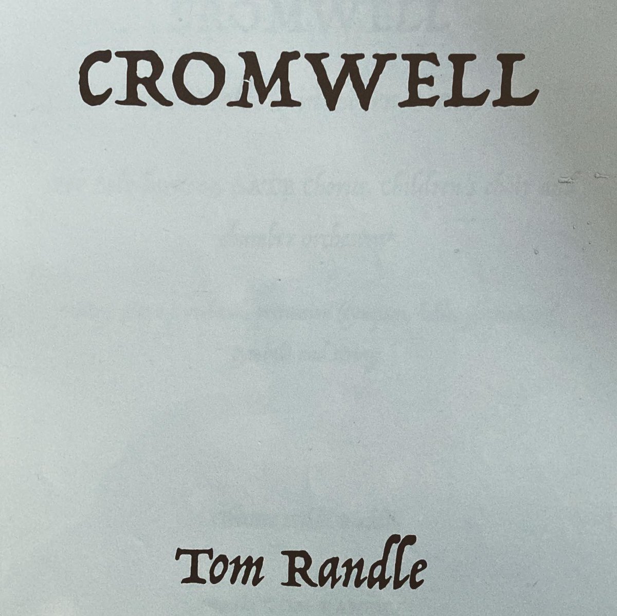 Composer @TomRandle_Music checking out his composition ‘Cromwell’ - a world-premiere for my choir St. Ives Choral Soc. A collab with @StIvoAcademy and local freelance musicians. The music is just awesome…come and find out for yourself…BOOK NOW! 👇👇 ticketsource.co.uk/whats-on/cambs…