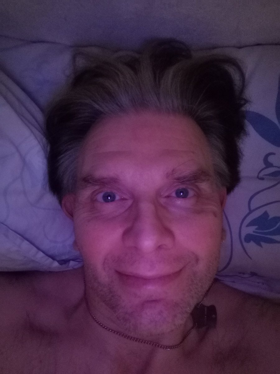 JuhaTenhonen's tweet photo. "oikeutettu haave vai itsekkyyttäkö" 

kun vielä joskus
kuulisin kysymyksen
mitä haluat

#runo #poem #minä #i #elämä #life #haave #dream vs #itsekkyys #selfishness https://t.co/8YU2z9fg5B