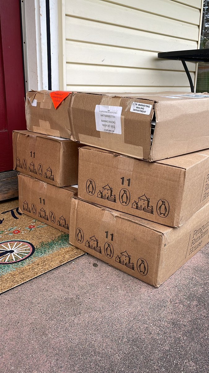 nErDcampBham's tweet photo. Oh, hello swag. Hope you are coming to #nErDcampBham, we’ve got a lot of freebies for you! Thanks @penguinrandom! https://t.co/l2zYvIvBxg