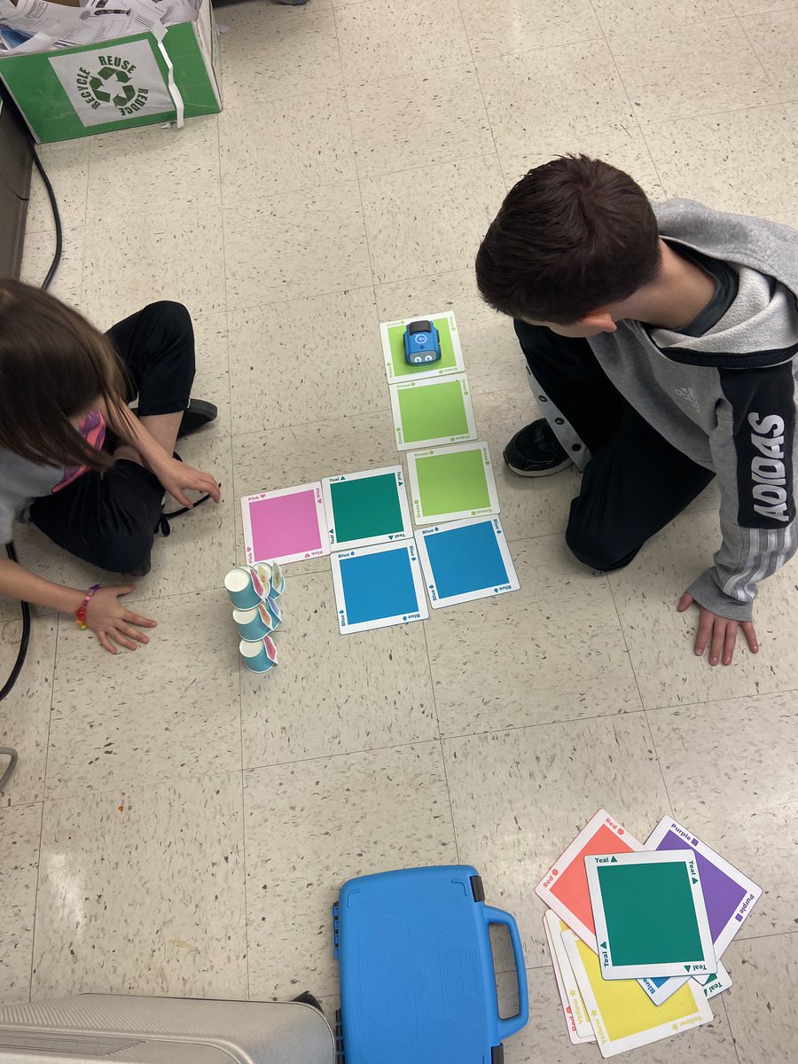 DeannPoleon's tweet image. Coding and robotics for the win @JohnTWaugh1 3s had so much fun! Ss said robots were challenging but fun! #win #edtechlsc @m_drez @SMILELearning @AJBloom2pnt0