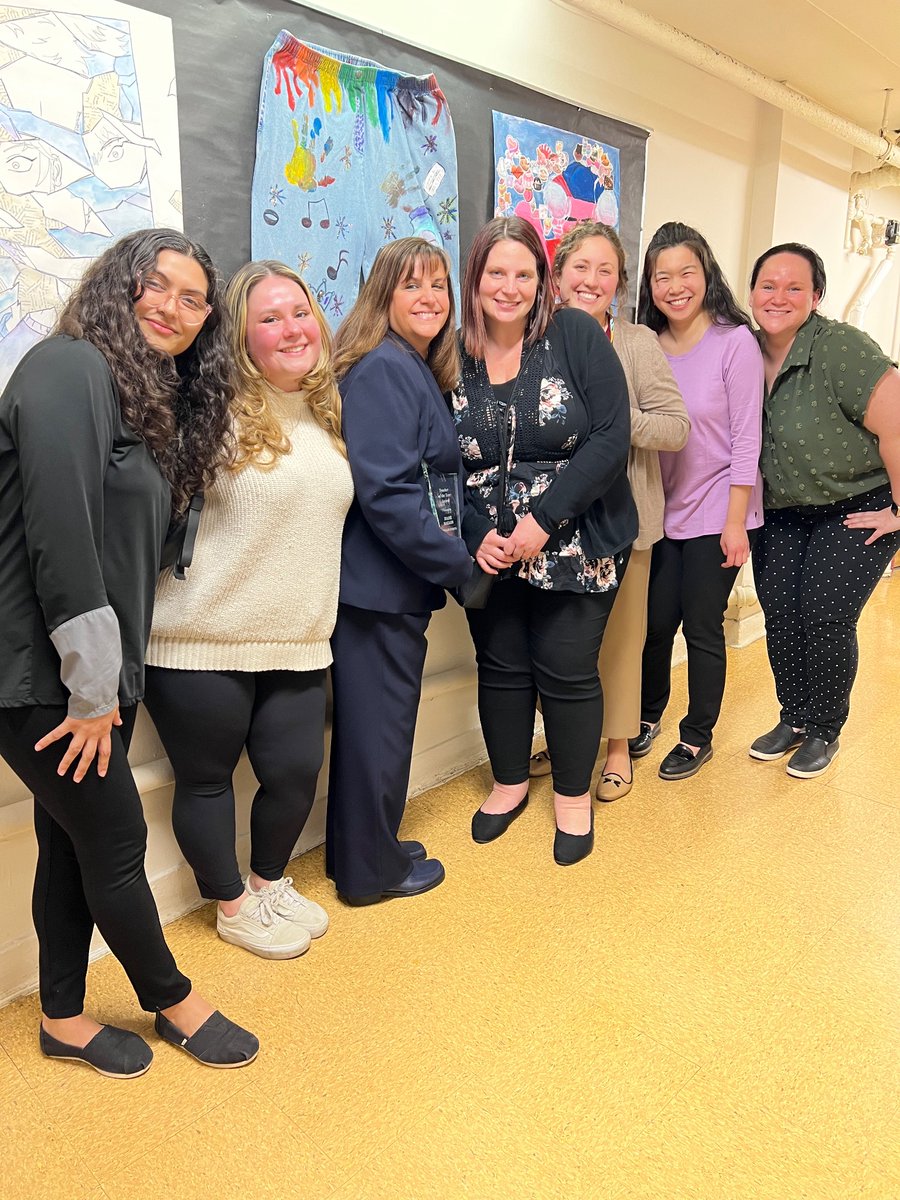 Leunig_Edu's tweet photo. Congratulations to Smalley’s Teacher of the Year, Diane Mallon. I am so privileged to be working with such an amazing educator. #boundtoastound #teamsmALLey https://t.co/sHUNA4pLBs