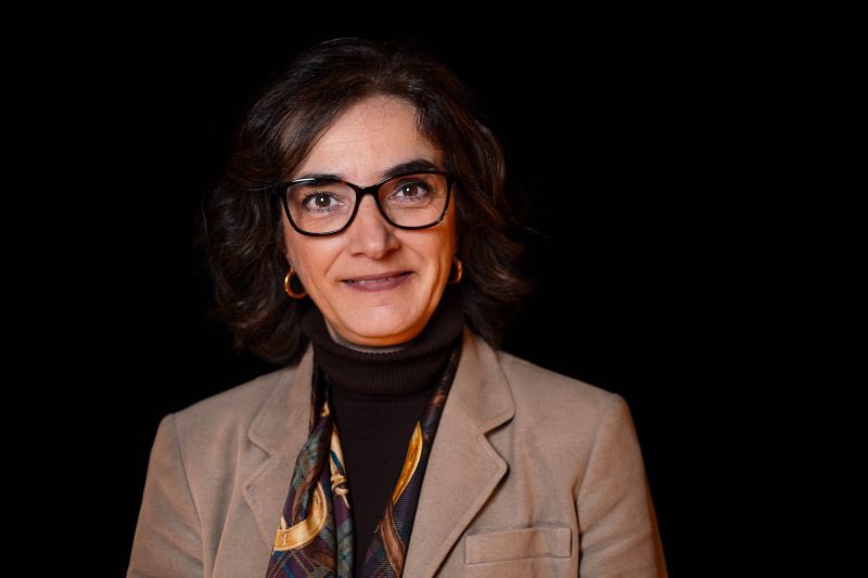 CvNemesis's tweet photo. Elvira Fortunato, Ministra da Ciência, Tecnologia e Ensino Superior, foi entrevistada na RTP3 e disse que queria aumentar a precariedade, tendo depois emendado o lapso dizendo que queria diminuir. RAP, vai que é tua!😂 https://t.co/9yhYdjMnS3