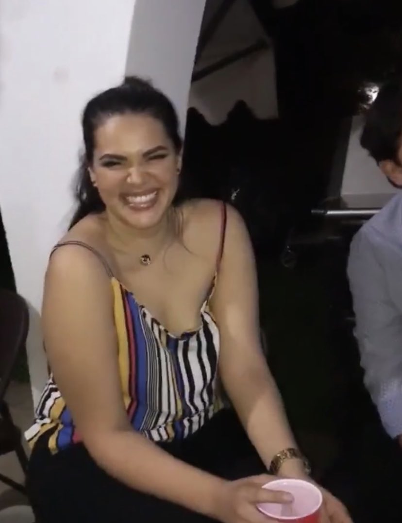 moniiedls's tweet photo. Te extraño mucho Elena que sonríe con la nariz 🥺 https://t.co/n7mq3WIGaQ
