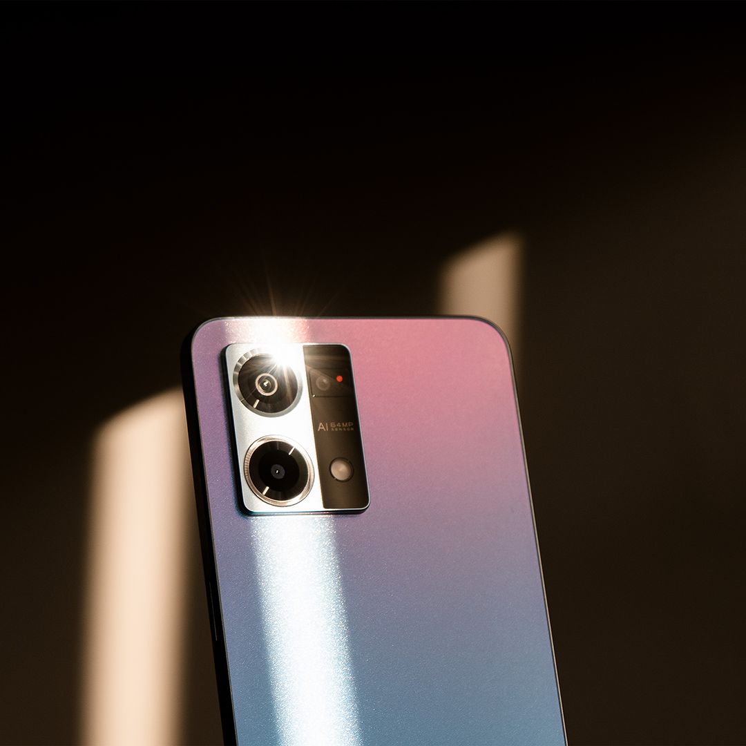 OPPOChile's tweet photo. ¡Amor sin límites con el OPPO #Reno7! 💚💖 Queremos ver los momentos más preciosos que capturaron en el día de San Valentín 🥰🤗 

#ShotonOPPO 
#sanvalentin #ExpertoEnRetratoIA #OPPOGlow #Smartphones https://t.co/oz9AiGTocd