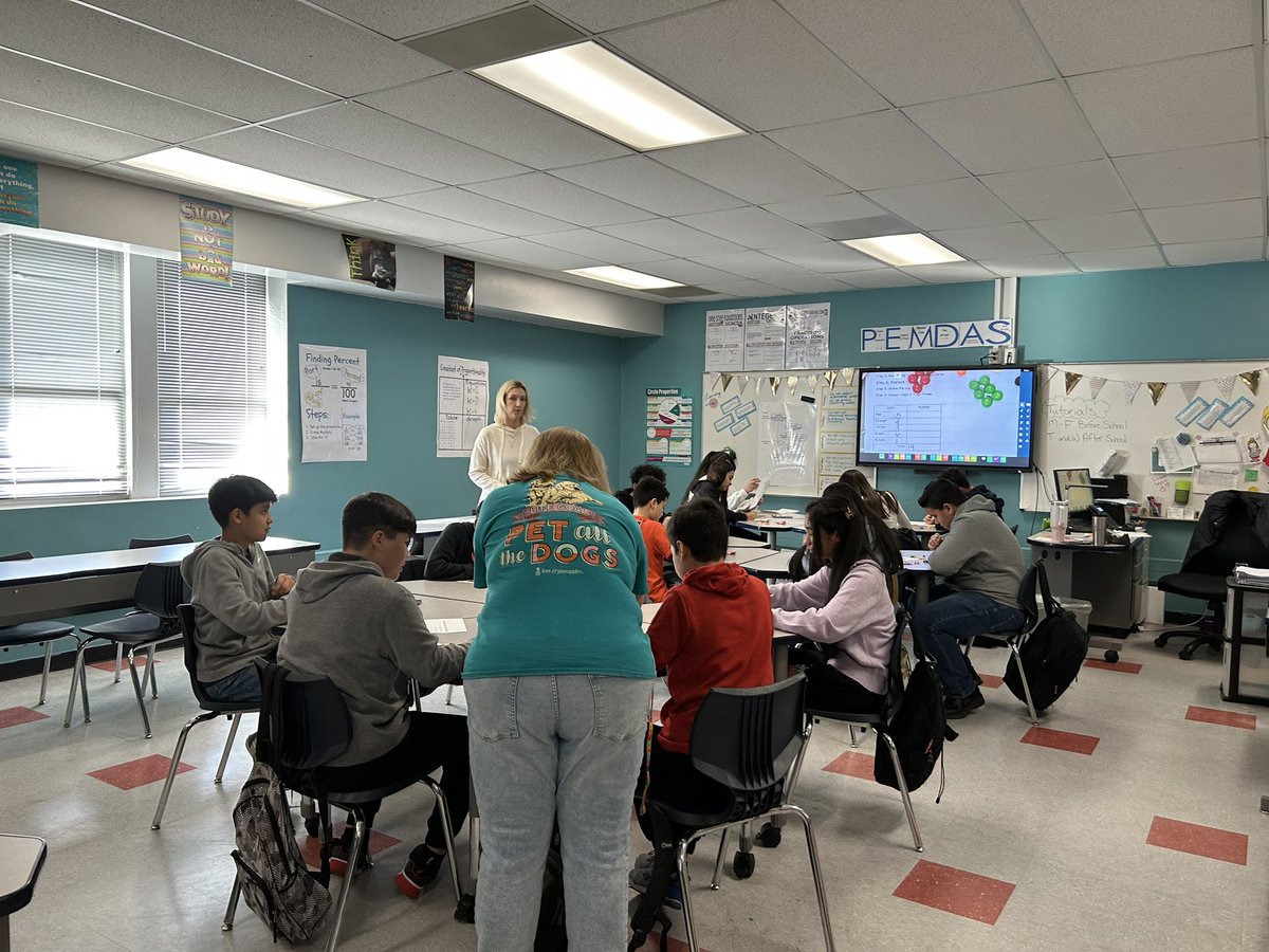episd_CTE's tweet photo. First day of Spring Intersession at Alamo JH and student are engaged in interactive and fun learning. #WeAreMISD https://t.co/fb5sQUXEBG