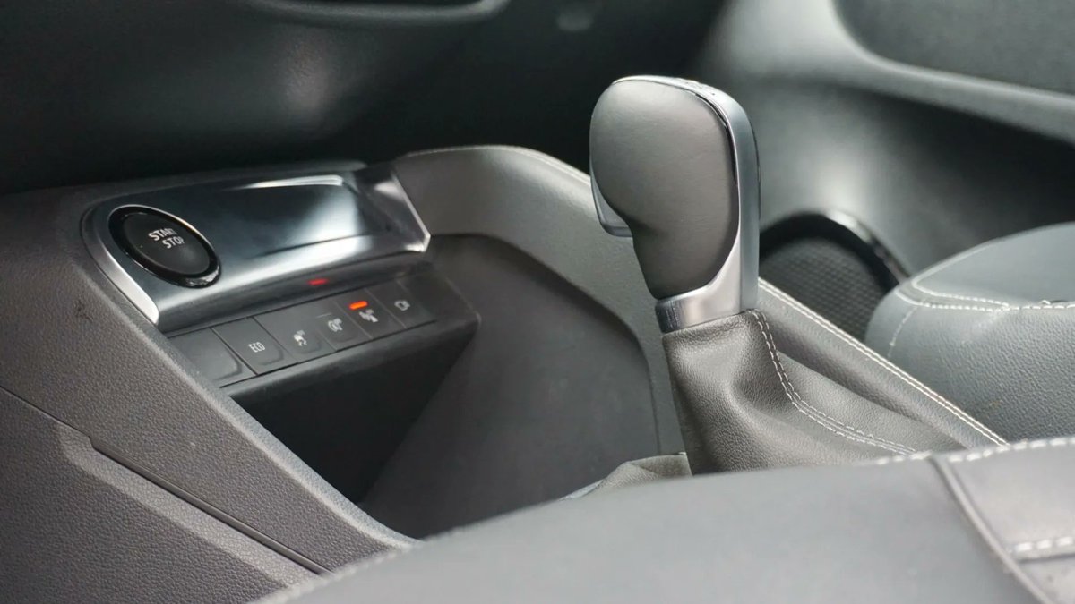 ConductoresAlAz's tweet photo. Sin duda es una SUV muy completa, me gusta su manejo, se siente ágil gracias al turbo. Al día tiene detalles como su cámara 360 que la hacen más práctica para moverse en esta ciudad tan apretada 🤠 @renault_mx https://t.co/1xB8iQf2RL