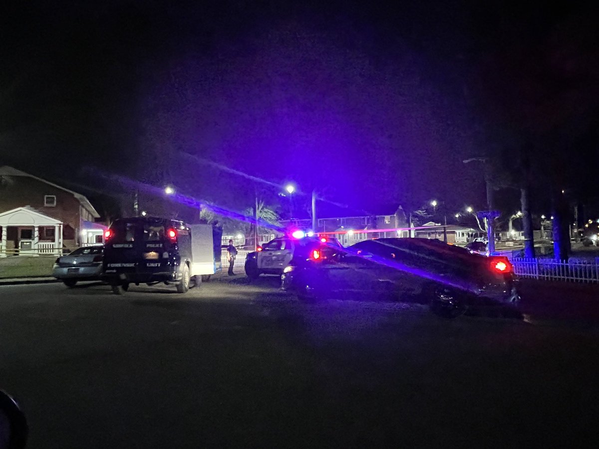 Jon Dowding on Twitter "RT MichelleWolfTV BREAKING NorfolkPD are