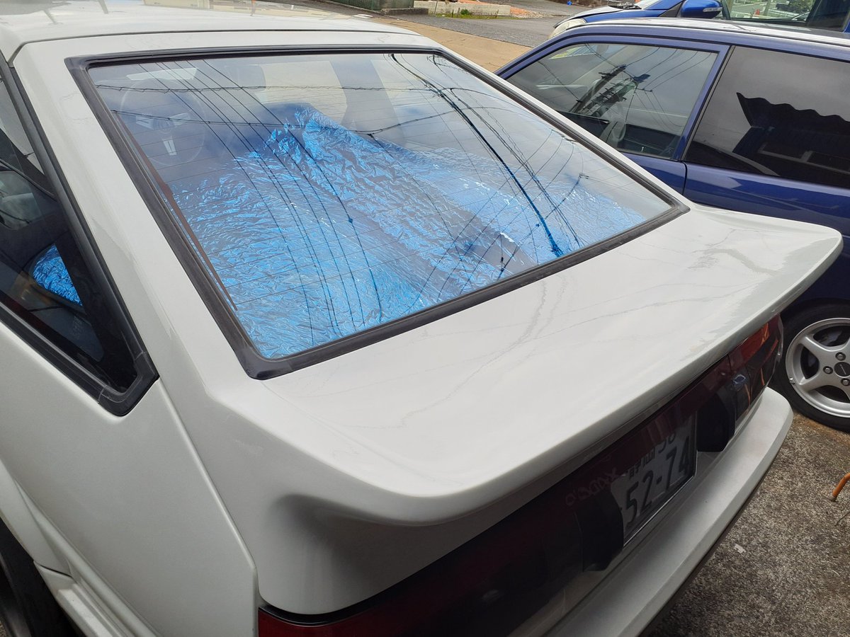 今回お客さんのAE86に取り付けしたクリスタルボディ横浜さんのリヤスポ