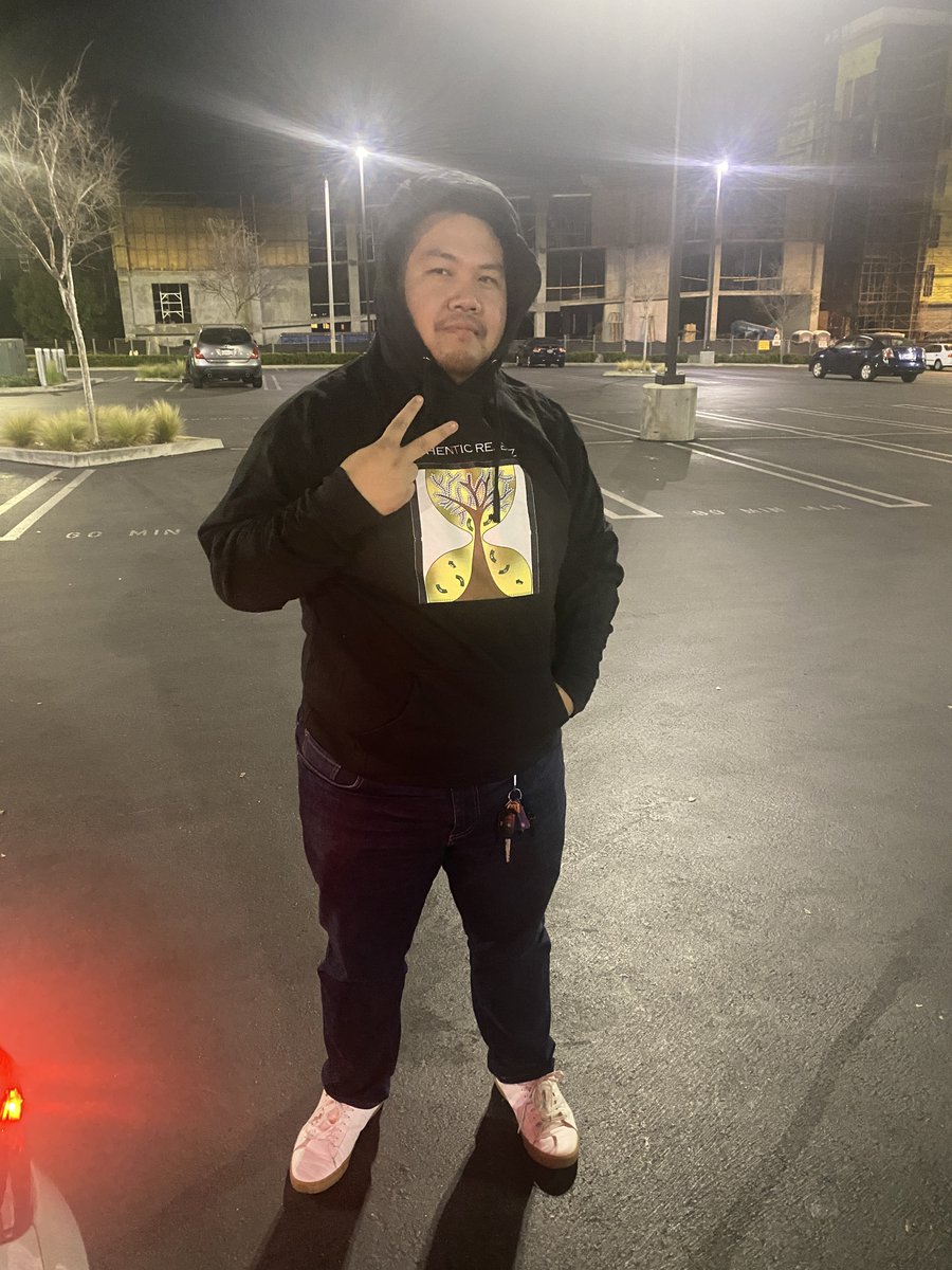 Authnt1cRejectz's tweet photo. Real Friends Support💯Past coworker really reppin Authentic Rejectz &decided to twin with me😂,Lookin smooth tho!#clothingbrand #support #hoodie #windy #silly #coworkers #twinning #twins #timeismoney #realfriends #realhomies #peacesign #menfashion #crazywinds #timeshare #matching https://t.co/1P714LWPEx
