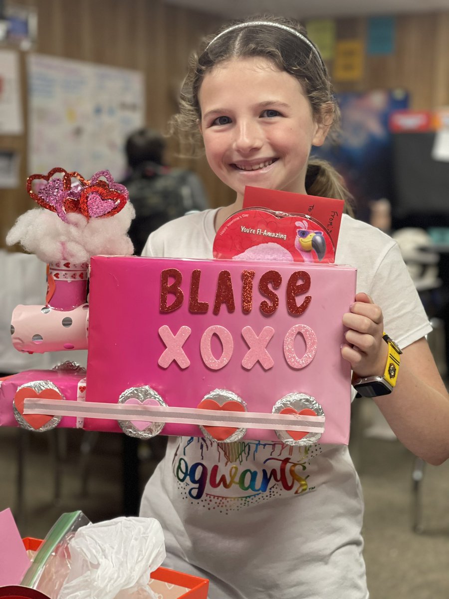 SaraYRodrigu3z's tweet photo. Happy Valentine’s Day 💌 Had a very #Lovely day yesterday! @HumbleISD_GE 5th grade #FriendshipParty was a 🚀💥 ✅out our #Reels @Angela_bland1 @wheelerteaches @stephanie_dye11 @HumbleISD https://t.co/D7WADx2ALT