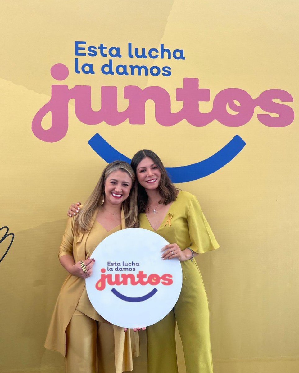 MonicaMgn's tweet photo. Hace 1.5 años @joanna_santilln me compartió el proyecto que quería impulsar; que ningún niño o niña con cáncer muriera por falta de atención y medicamento.

Hace 1año Jalisco se convirtió en el 1er estado en garantizar cobertura universal y atención para las infancias con cáncer. https://t.co/b69Wy39ewm