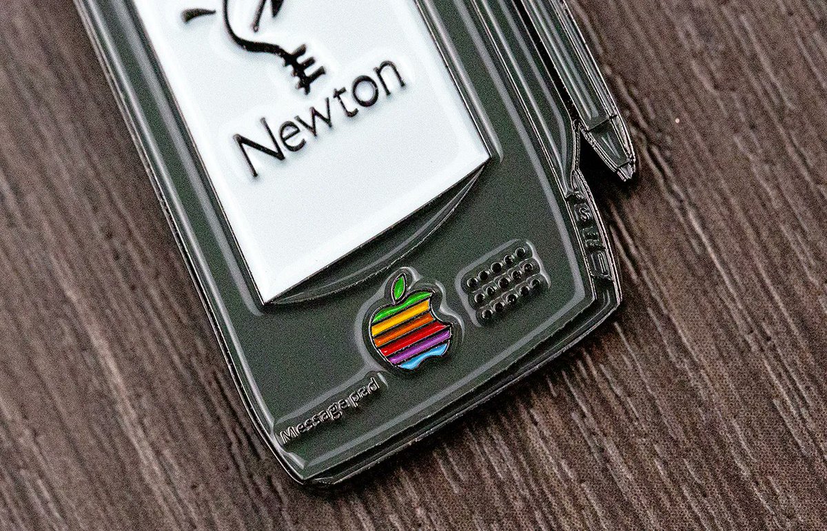 bookslope's tweet image. Apple Badges やはり個別で売り出した (笑)。

#gridstudio
gridstudio.cc/products/grid-…