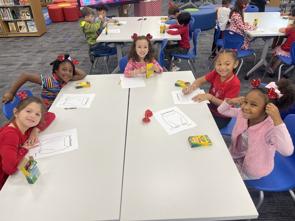 kinderwithmrsa's tweet photo. The sweetest valentines! #loweryproud #cfisdspirit https://t.co/TdjhBbmwEM