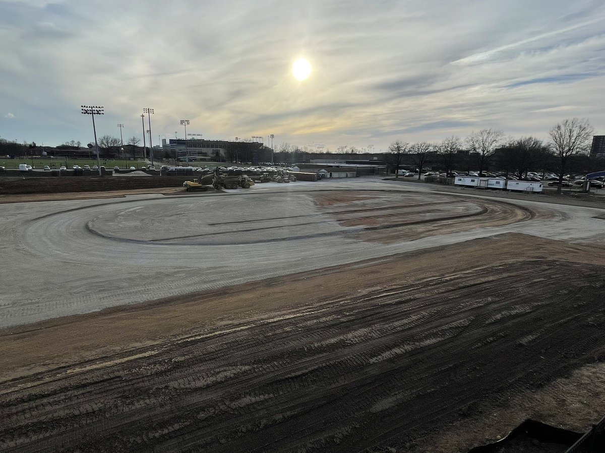 UKAthletics's tweet photo. Progress update :
Construction on the @kentuckytrack Jim Green Indoor Track and Field Center has begun with goal to complete by end of 2023.

@ukfootball’s Nutter Field House renovation will begin in April and goal for completion is by the time practice resumes in August. https://t.co/lonPHJNNYL
