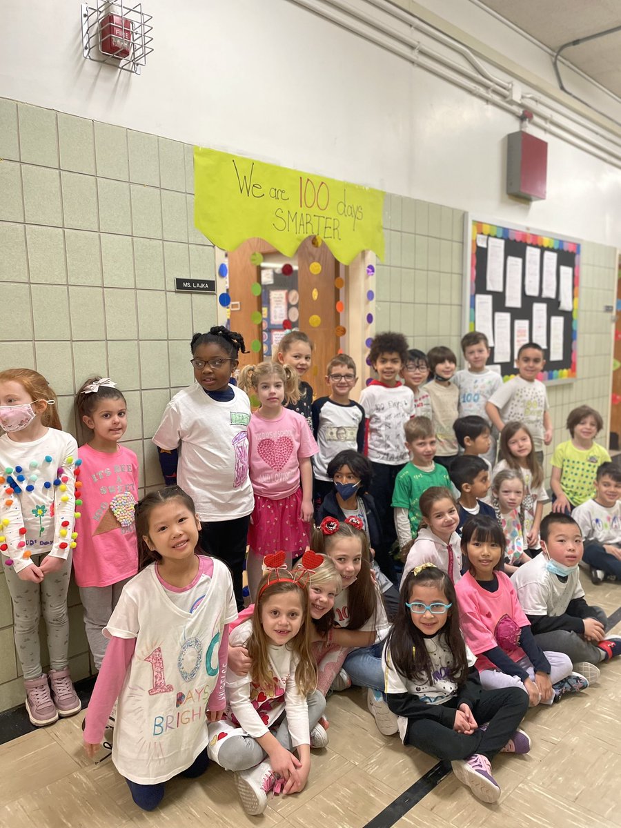 ps50si's tweet image. Celebrating 100 days of school together at #ps50! I