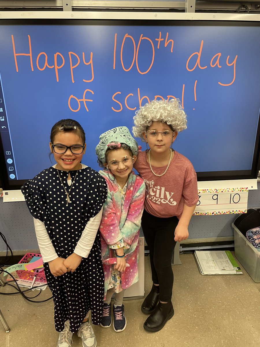 ps50si's tweet image. 💯 days smarter &amp;amp; 💯 years old! #ps50