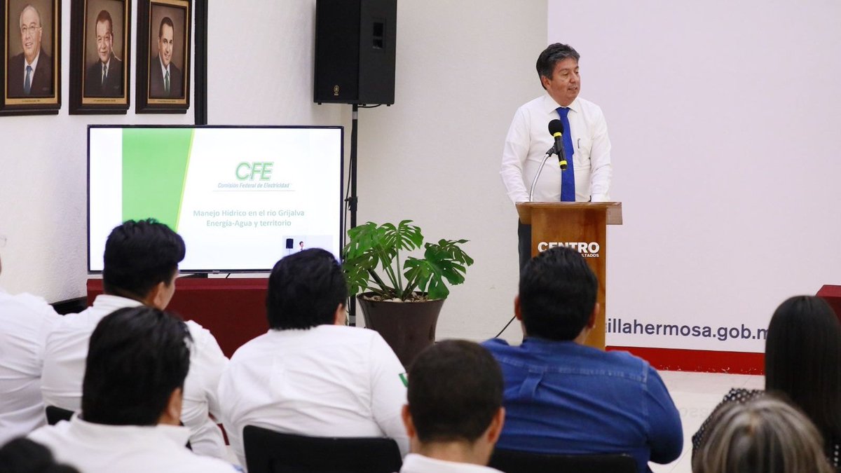 En el marco de la adecuación del Programa Municipal de Desarrollo Urbano, esta tarde representantes de la <a href="/CFEmx/">CFEmx</a> dictan en el Salón Villahermosa la conferencia “La variable hídrica en los escenarios de crecimiento urbano en el mediano y largo plazo”.
#HonestidadYResultados