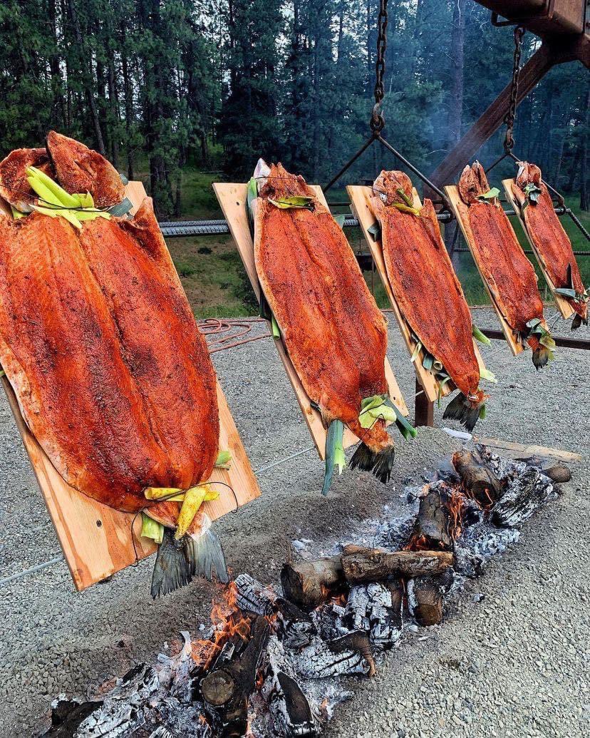 Wild salmon on planks cooking over an open fire 🙂🔥

Credits: @derekwolfcooks #TuerkiyeTekYuerek #UkraineWar #ارسنال_مانشستر_سيتي #14february #NFLHonors2023 #foodie