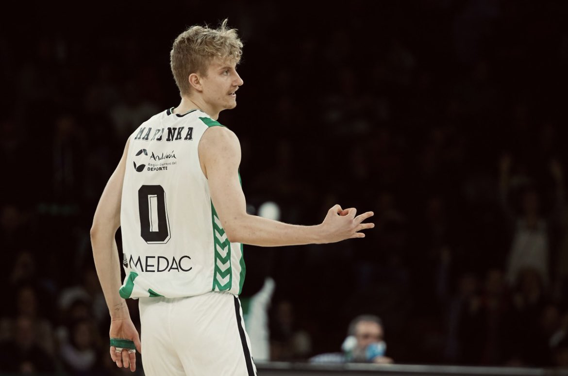 Maronka Zsombor tweet media