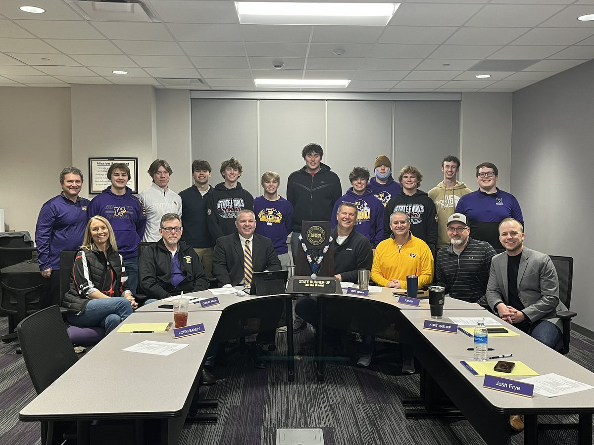 kunz_aaron's tweet image. Thanks to @WCUSD15Supt for inviting me and our senior football players to the school board meeting tonight to be recognized for our 3A Runner Up finish. Thankful to be at such an awesome school and appreciate the time and commitment our board members give!