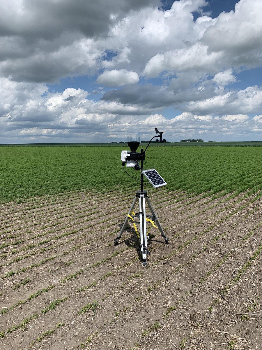 thehiredman777's tweet photo. No better way to spend #CanadianAgricultureday than talking about @CropIntel with @alana_serhan and @rhutchsce during our grower and agronomist meetings. The spring fever is getting real! https://t.co/Nv5zKN20dD