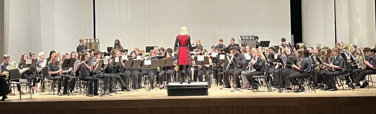 IW 8th grade band throws down with the UMKC Wind Symphony! Way to go Mrs. Hoelscher!!!
