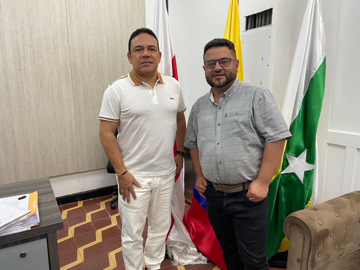 OspinaSanti's tweet photo. Como director de @asointermedias me complace trabajar con mandatarios que le apuestan a la construcción de un mundo mejor. 
Gracias a nuestro Vicepresidente @WlmanV @alcaldiaptocol por la disposición y creer que la asociatividad es el camino para lograr la prosperidad . https://t.co/TZ0nnyhGcP