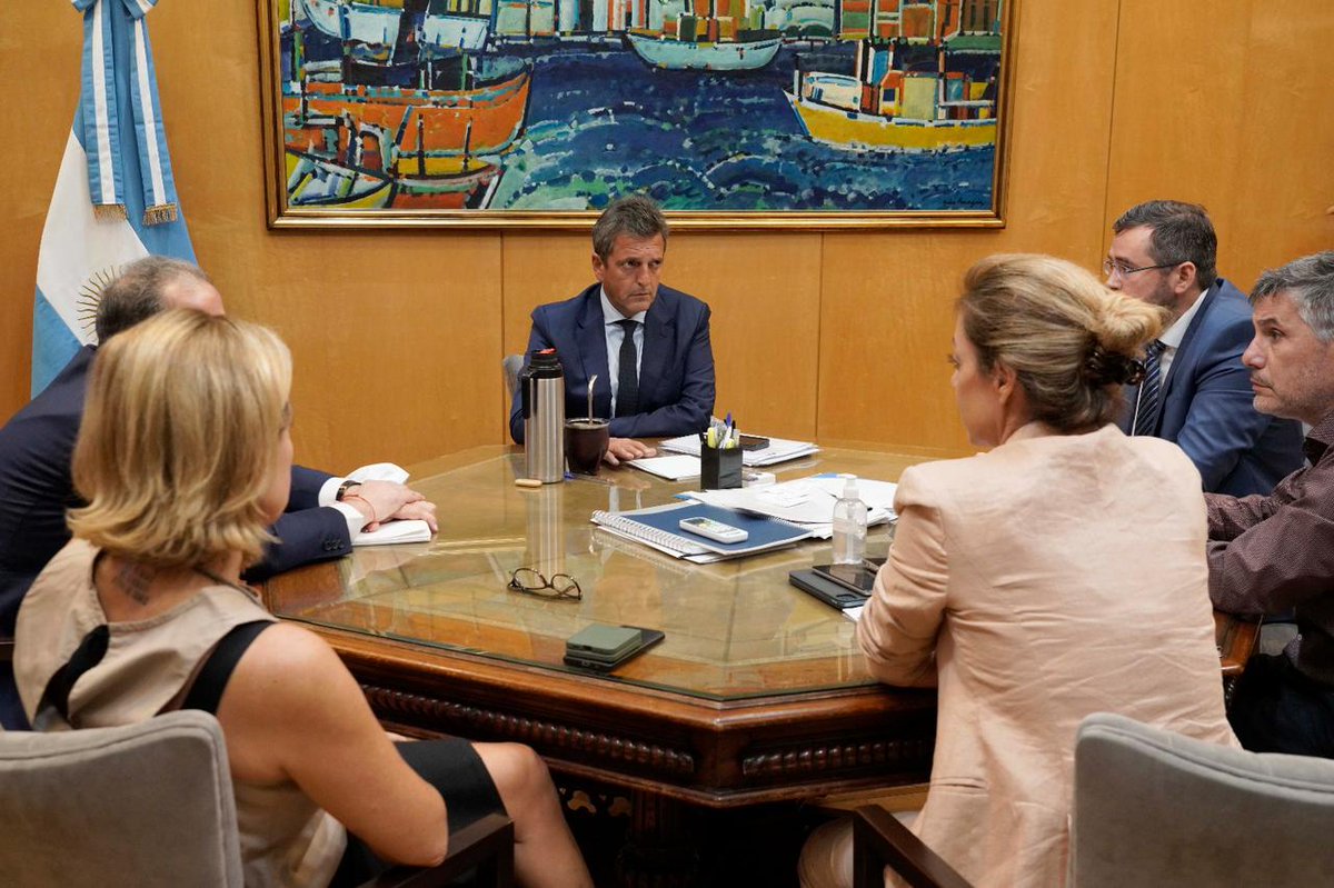 SergioMassa's tweet photo. He instruido a la Secretaría de @Energia_Ar y al Ente Regulador para aplicar una multa de mil millones de pesos a la empresa Edesur por los problemas en los servicios. https://t.co/TAyXIK74HT