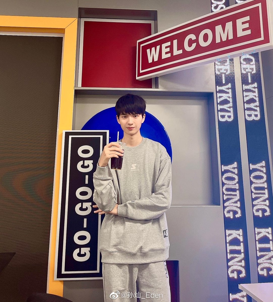 famelious28's tweet photo. #SunCan was in #HikarunoGo and #Kairoutei. I realized him since last week that he is an actor that signed by #LTAO. L.TAO hasn't officially introduced him yet but he posted a weibo in L.TAO building in October last year. Now he joins #Chongzi.

However welcome to LTGANG family https://t.co/afCApyDbdZ
