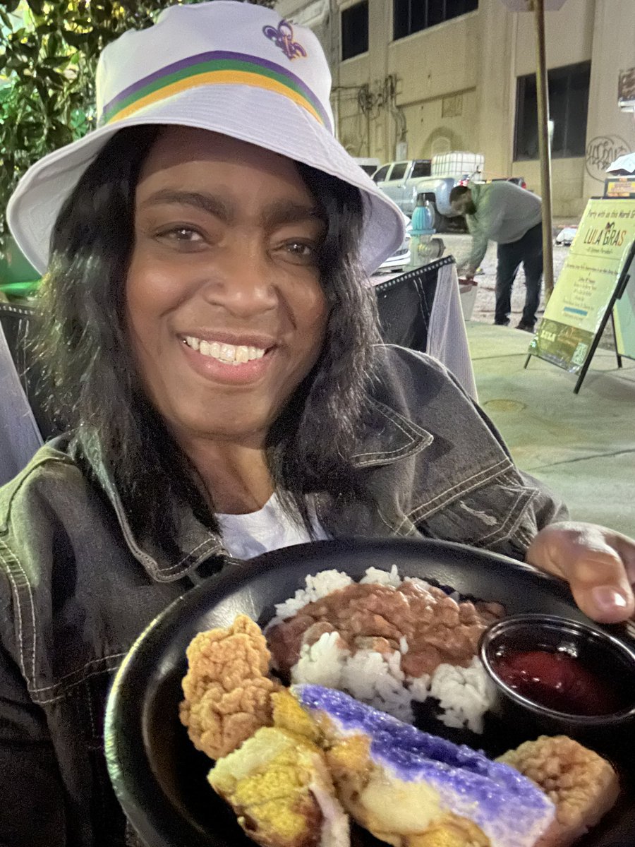 DeborahHardyFo2's tweet photo. Come find us @Lula Gras⦠never disappoints #mardigras #nawlinsstyle https://t.co/rmpsWedXXz