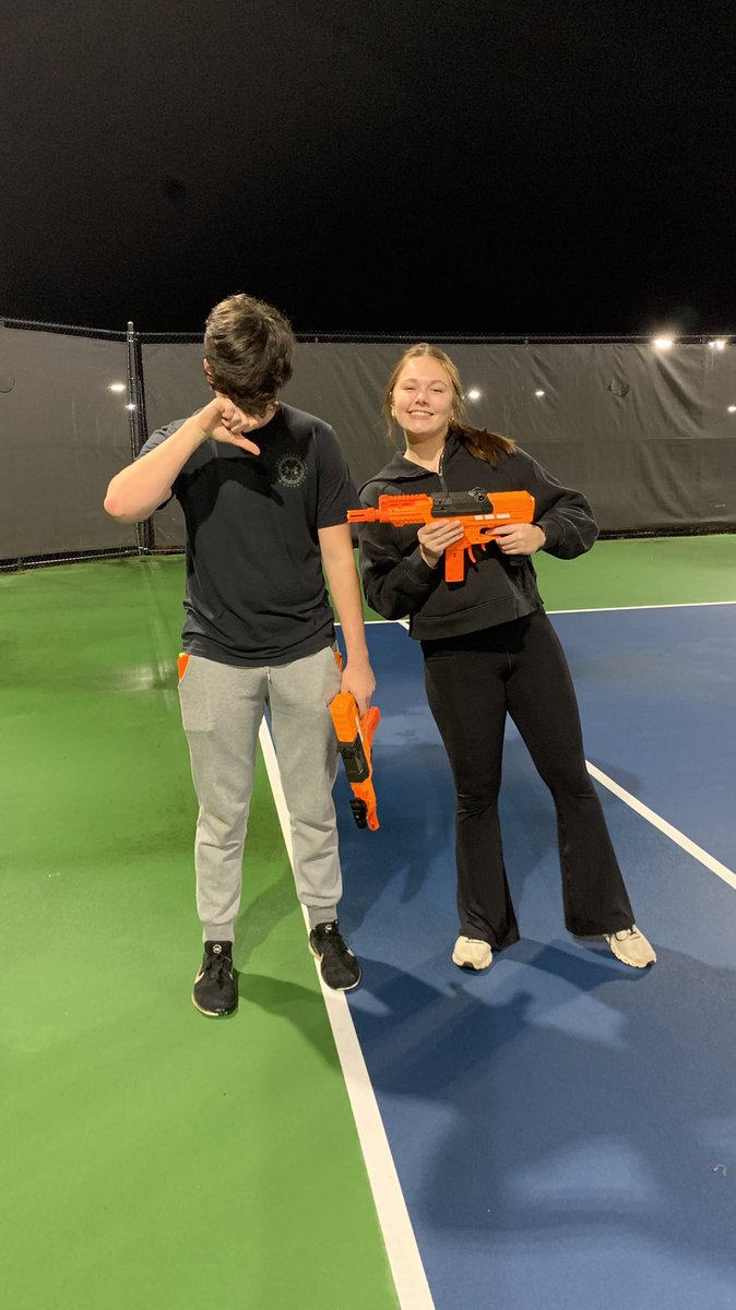BulletBitches's tweet photo. interesting ending for @semon_demons after a dispute the MUTUALLY agreed shootout was not in their favor. hailey got scoggins with one shot!👑👑👑 5-2 #bitchesontop https://t.co/U5XCu9V0TG