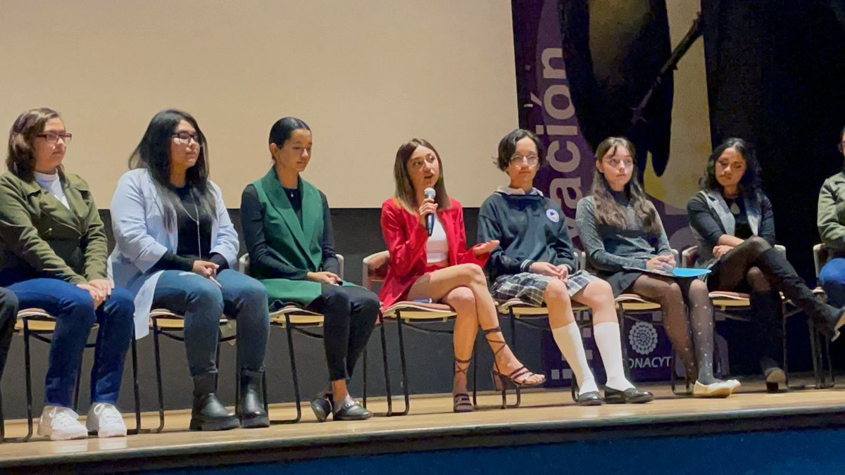 ara_reh's tweet photo. Las mujeres hacemos ciencia y la hacemos bien💜
Soy Ara y te invito a leer mi historia científica en el libro "Reflejos de la Ciencia" un regalo del Instituto de Ecología para todas las futuras científicas 🥹💜

Puedes leerlo aquí: https://t.co/dAauqCe2GE https://t.co/3mq4i0WFDb