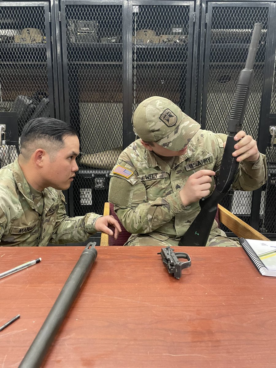burts_knights's tweet photo. Burt's Knights #NCOs seen leading our #Soldiers through weapons training in preparation for E3B (EIB, ESB, and EFMB). 
.
.
.
#E3B #BigRedOne #firstinfantrydivision #devilbrigade @FightingFirst @1abct1id https://t.co/nzlNLD08v8