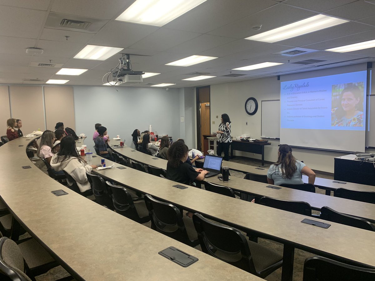 uta_wib's tweet photo. Thank you everyone for coming to our first meeting of the semester! https://t.co/kVwBGdFiqf