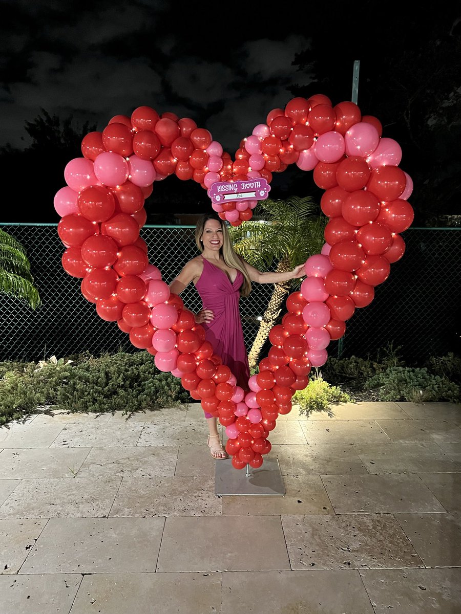 Cheesy #ValentineDay #kissingbooth 💕