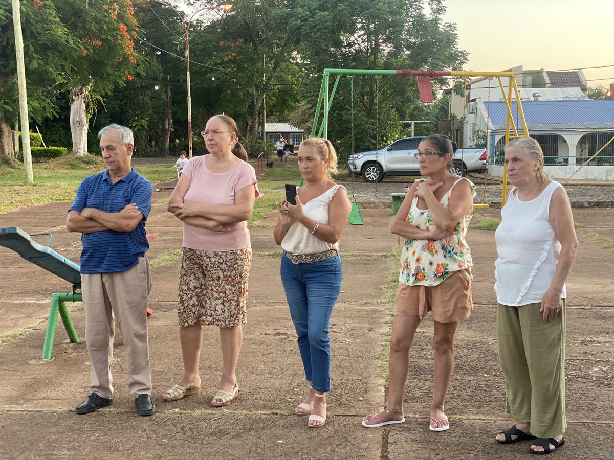 Posadas + verde 🌱

Junto a vecinos/as de la Ch 148 compartimos un taller de huerta y siembra de árboles nativos para potenciar los espacios públicos del barrio.

Trabajando juntos queremos lograr un equilibrio entre las obras públicas y el cuidado de nuestra biodiversidad 🙌🏼