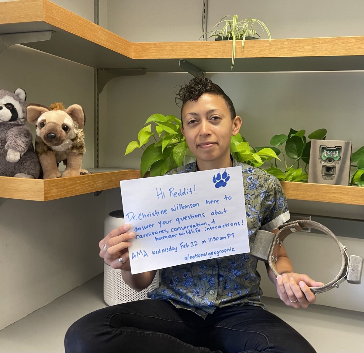 Doing a @Reddit AMA with @NatGeo next Wednesday Feb 22 at 11:30am PT at r/AskScience. Ask me anything about carnivores, conservation, human-wildlife interactions, #SciComm, & advocacy!

@InsideNatGeo #ScienceTwitter #AMA #RedditAMA