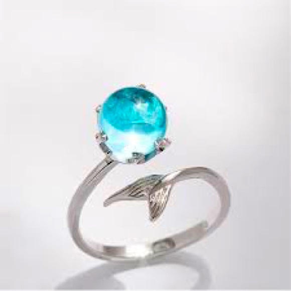 Sashalb29's tweet photo. So good I had to share! Check out all the items I'm loving on @Poshmarkapp #poshmark #fashion #style #shopmycloset #murano #kohls #everrealli: https://t.co/xlmvJK56CG https://t.co/TLjlEqnUNi