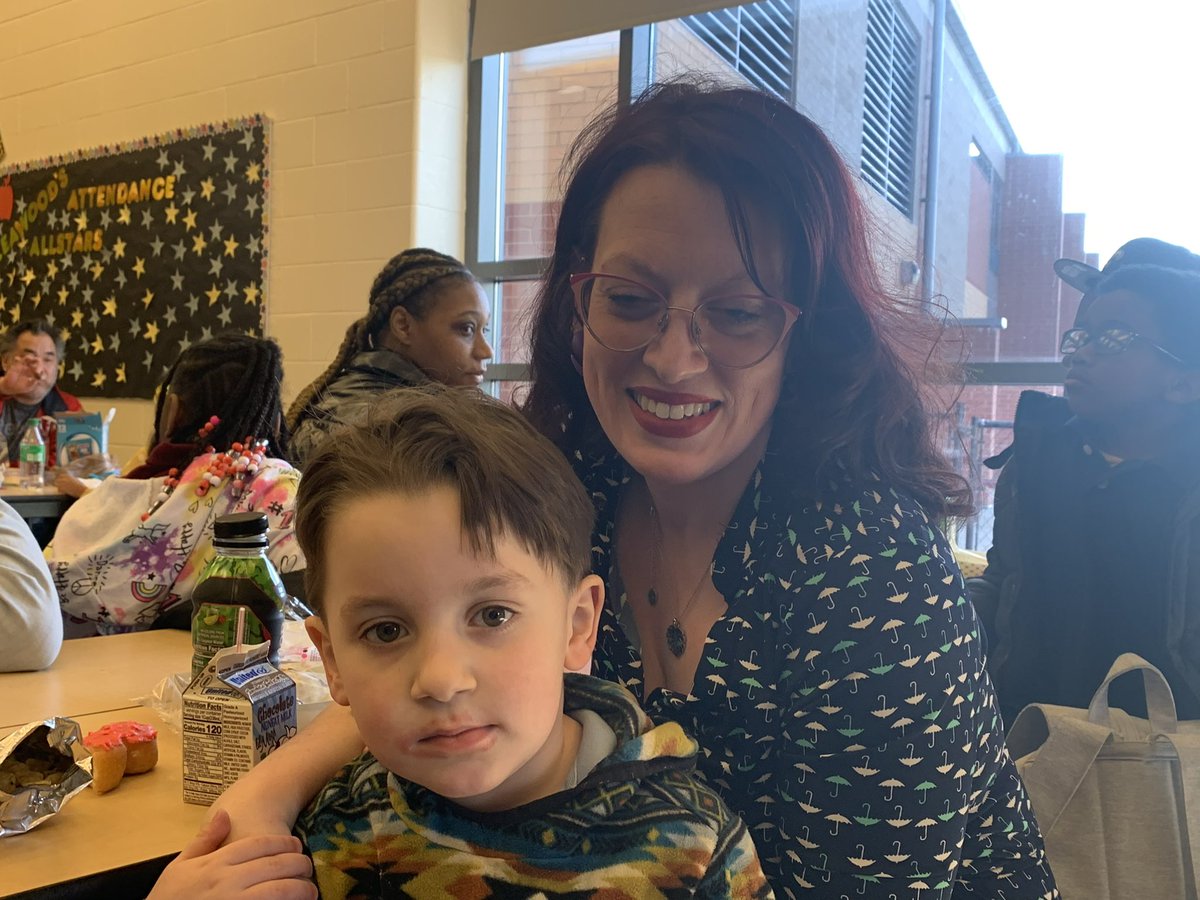 LionsLeawood's tweet photo. Had an awesome K.I.S.S. Day (Kids Invite Someone Special). We definitely had some special Leawood visitors in the building for this month of celebrating kindness. @ColsCitySchools #ourccs @LionsLeawood https://t.co/VbE9u9HNIr